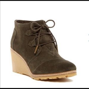 Toms Desert Suede booties